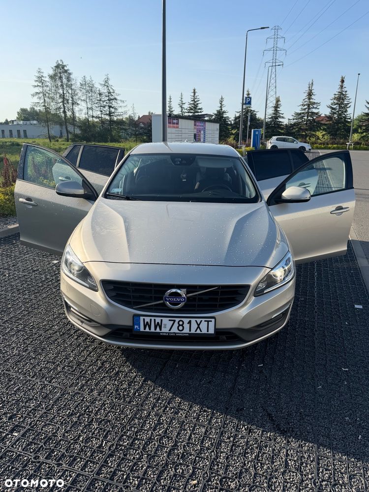 Volvo V60 ver-d4-drive--e-dynamic-edition-kinetic- - 4