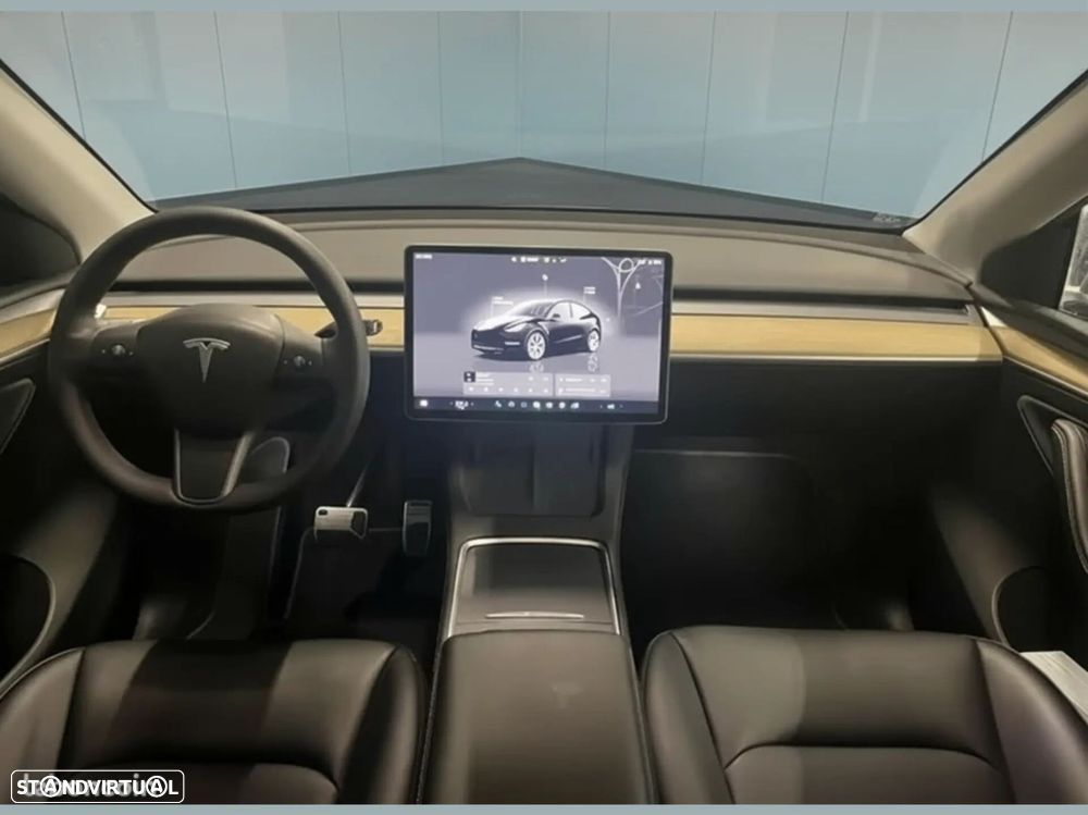 Tesla Model Y RWD - 10