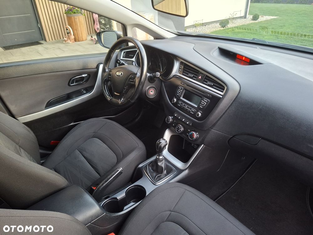 Kia Ceed - 9