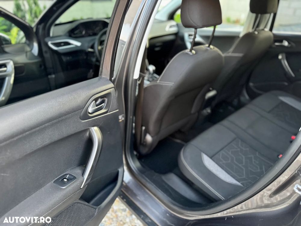 Peugeot 2008 PureTech 82 Style - 14