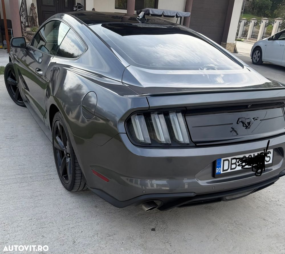 Ford Mustang - 5