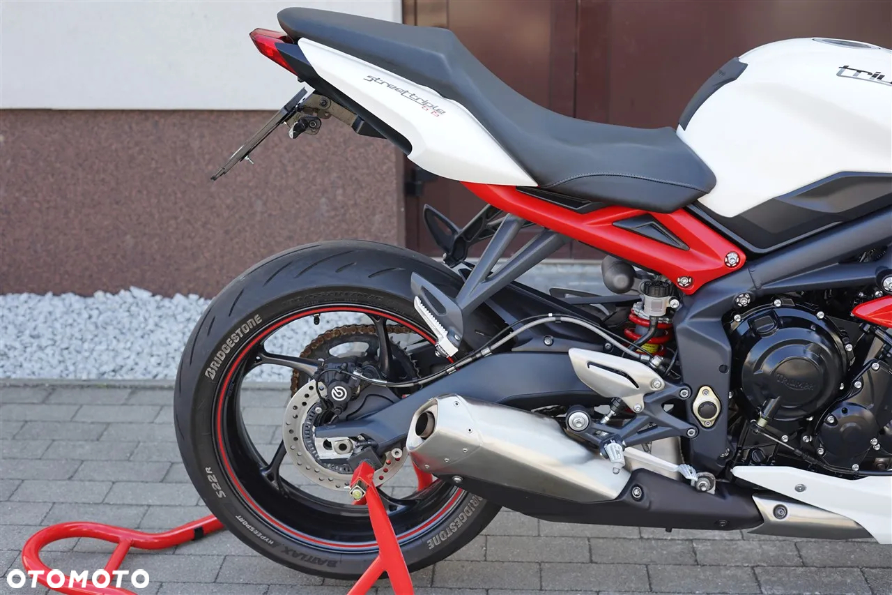 Triumph Street Triple - 4