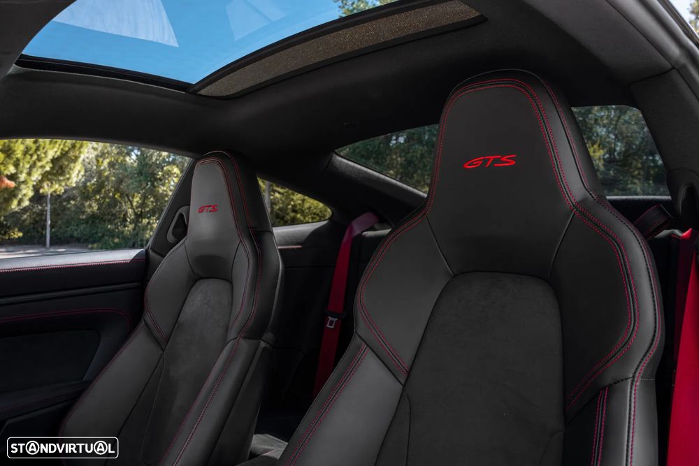 Porsche 911 (992) Carrera 4 GTS PDK - 25