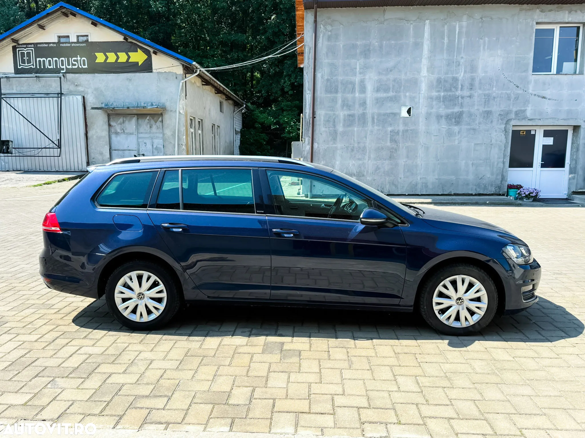 Volkswagen Golf 2.0 TDI BlueMotion Technology DSG Allstar - 3