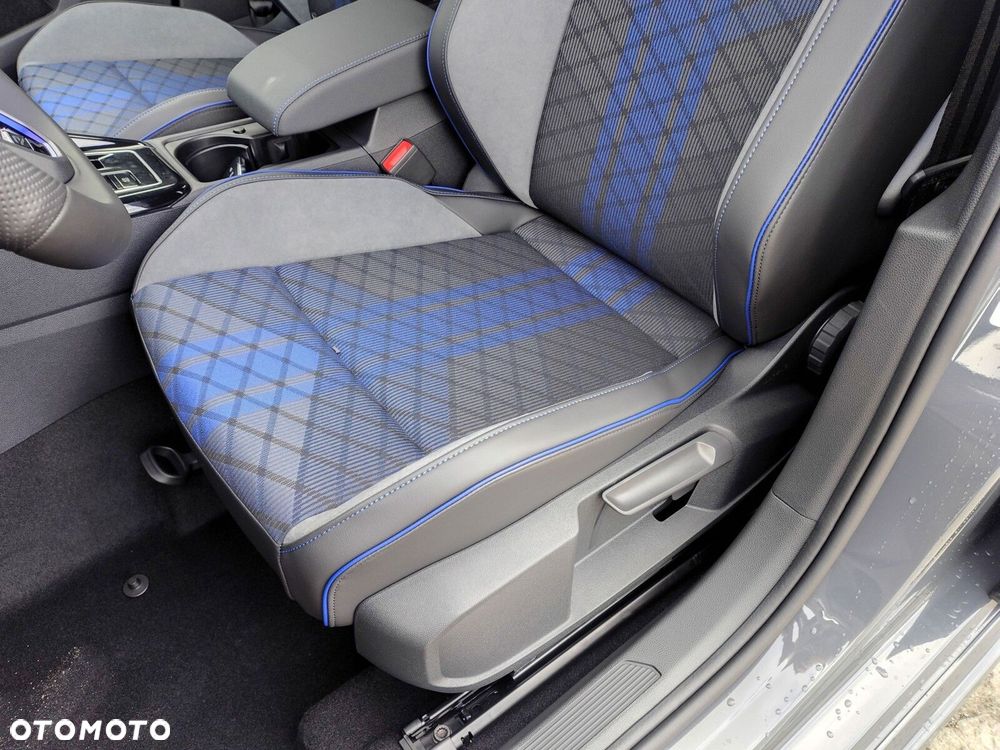 Volkswagen Golf - 18