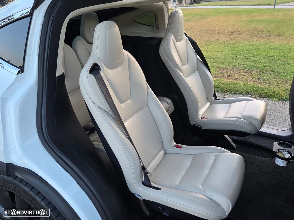 Tesla Model X 100D - 26