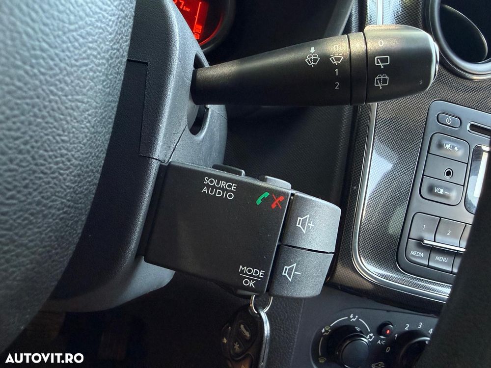 DACIA Sandero 2017 — imagine 12