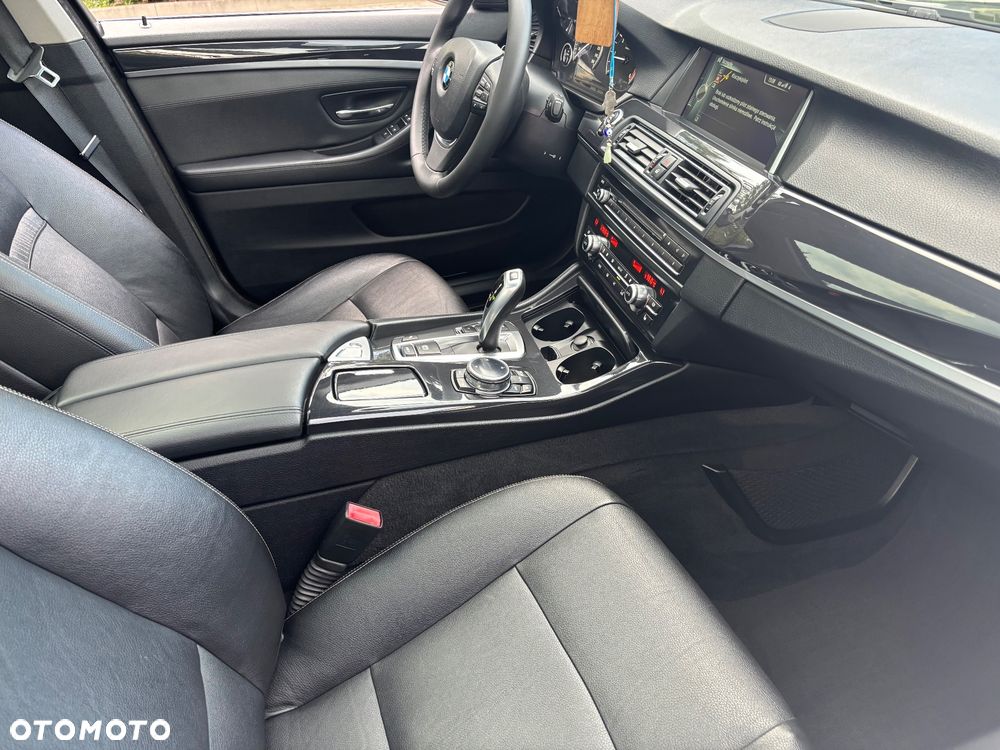 BMW Seria 5 520d Luxury Line - 29