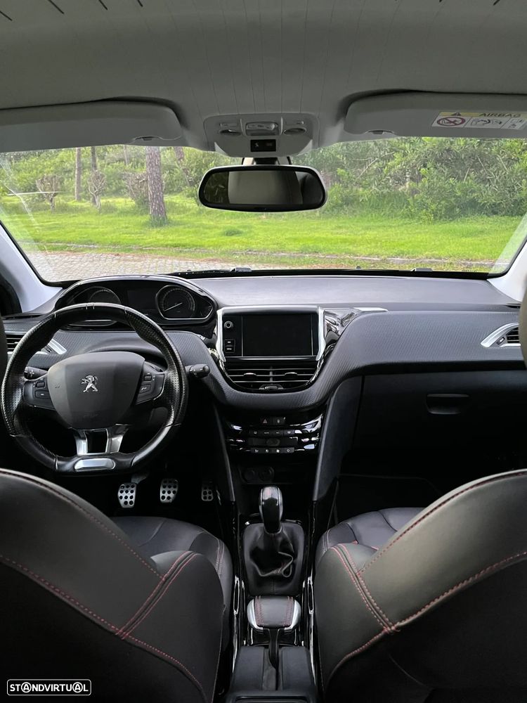 Peugeot 2008 1.2 PureTech GT Line - 10