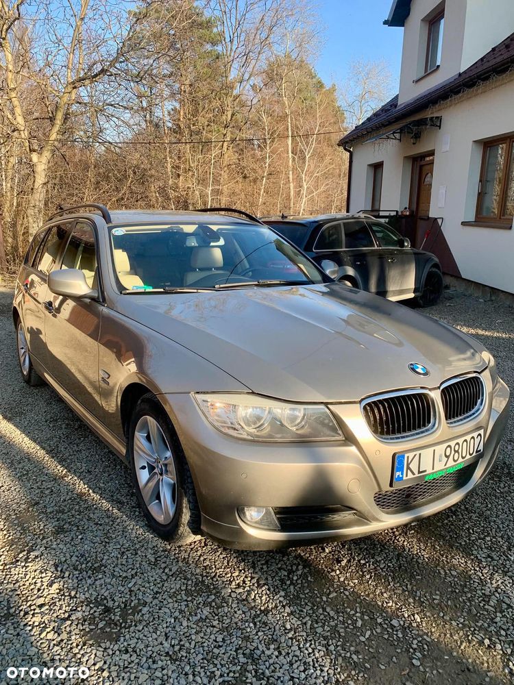 BMW Seria 3 320d xDrive DPF - 1