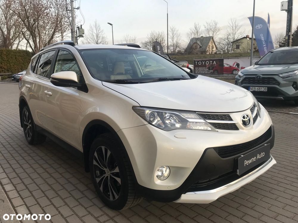 Toyota RAV4 2.0 D-4D Premium - 11