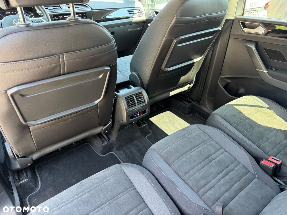 Volkswagen Touran - 15