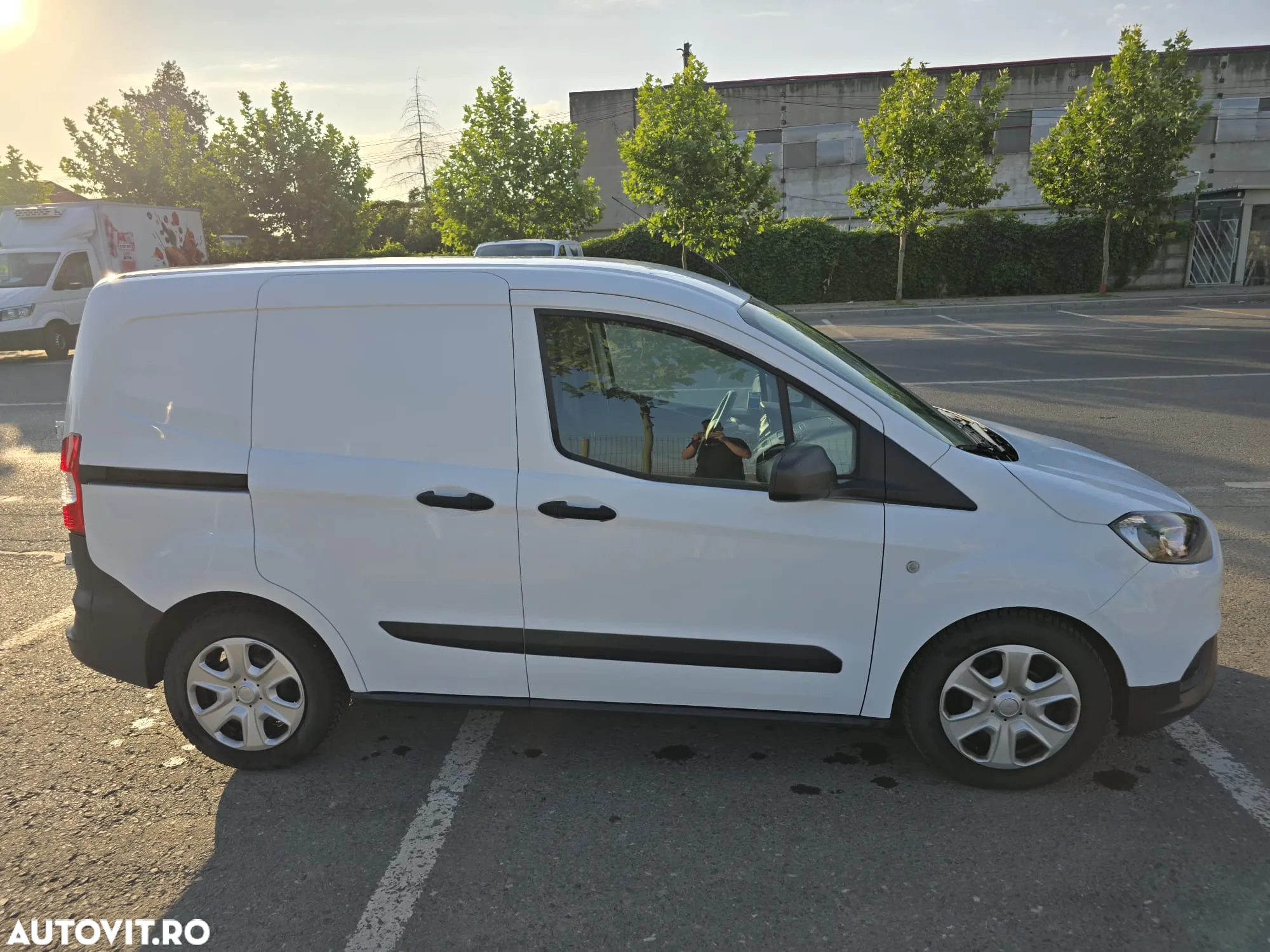 Ford Courier - 10
