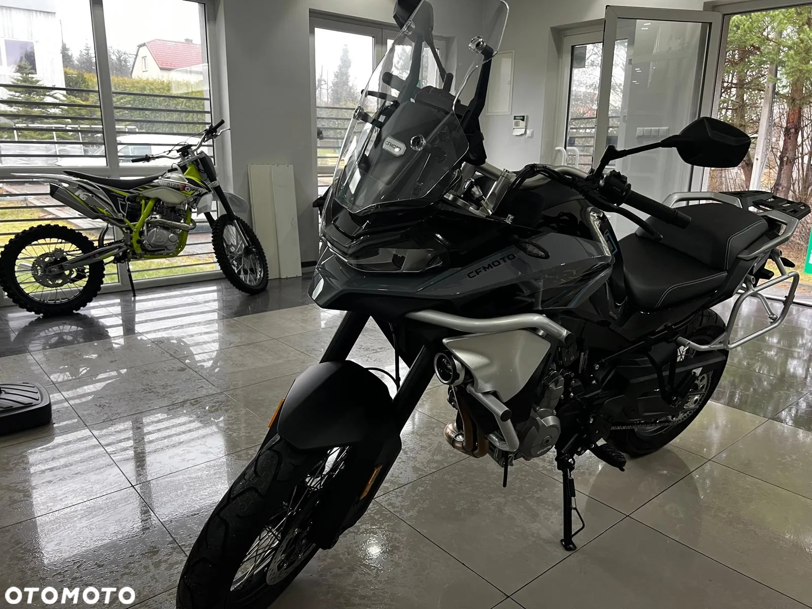 CFMoto MT - 15