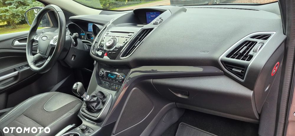 Ford Kuga 2.0 TDCi 2x4 Titanium - 13