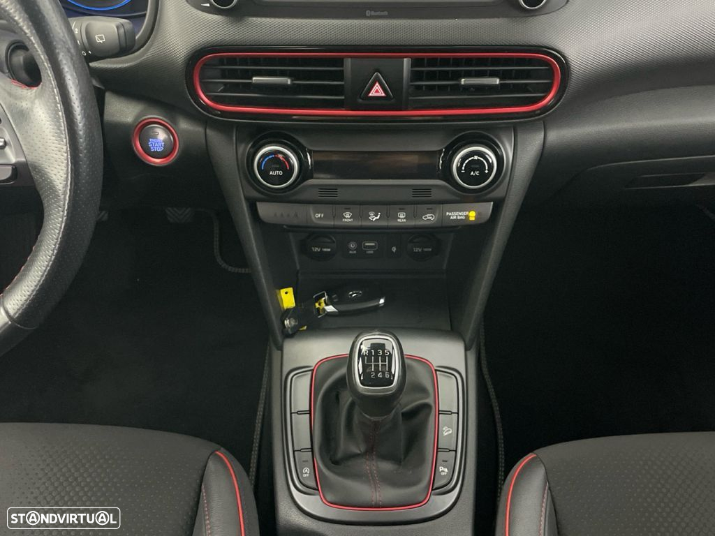 Hyundai Kauai 1.0 T-GDi Premium Pele/Tec.Vermelho - 16