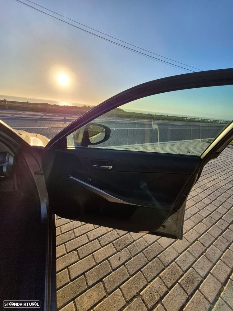 Lexus IS 300H Executive - 31