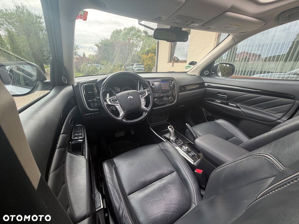 Mitsubishi Outlander Intense + - 5