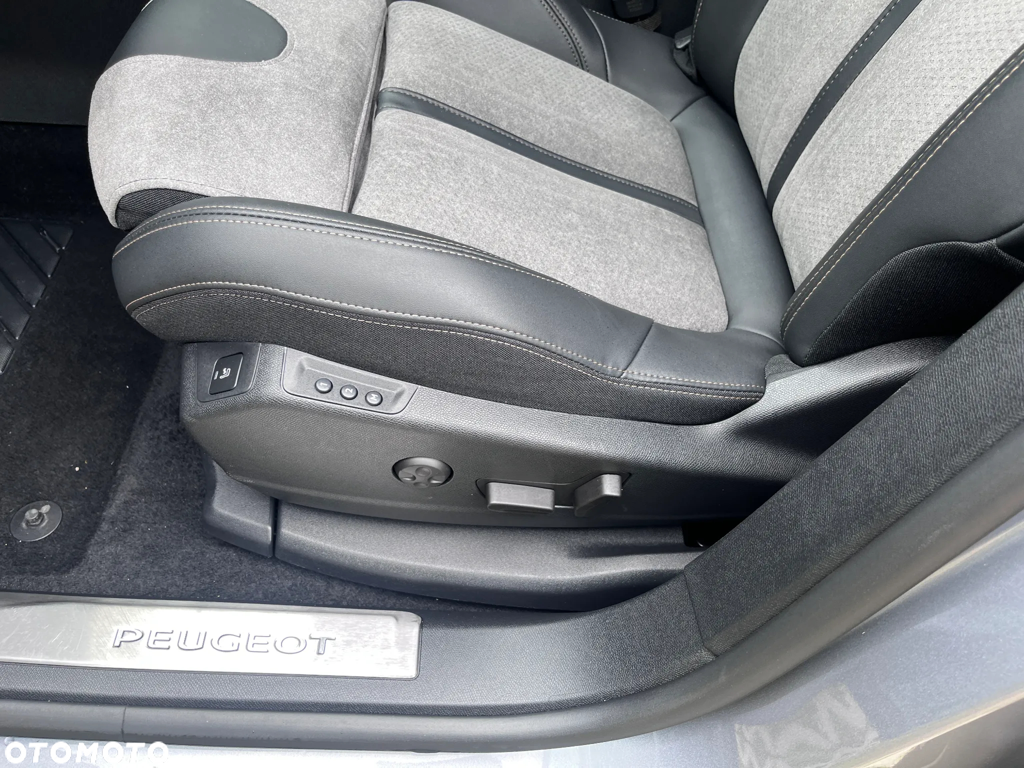 Peugeot 3008 1.6 PureTech Hybrid PHEV GT Pack S&S EAT8 - 24