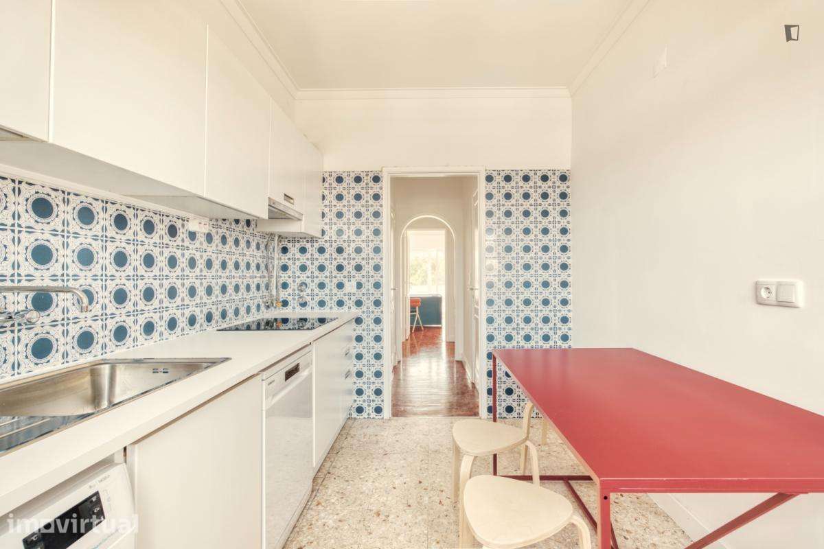 Quarto - localizado em Benfica Lisbon - Grande imagem: 4/19