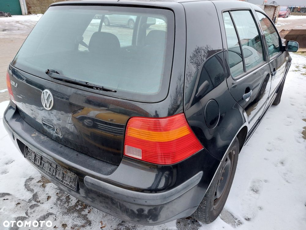 VW GOLF IV 4 na części  z 2000 r-1,4 16V benz  i 1999r.-2,0benzyna - 14
