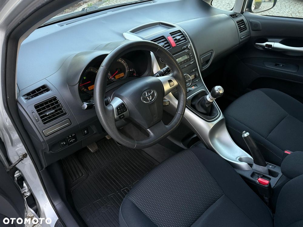 Toyota Auris 1.6 Edition - 16