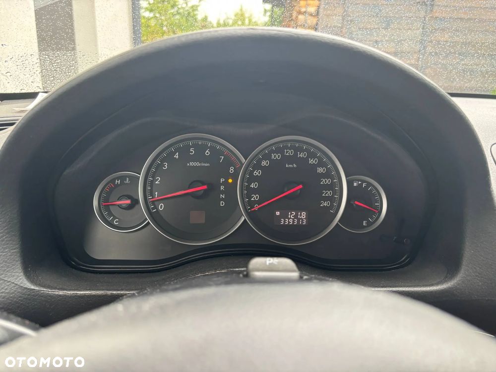 Subaru Legacy - 8
