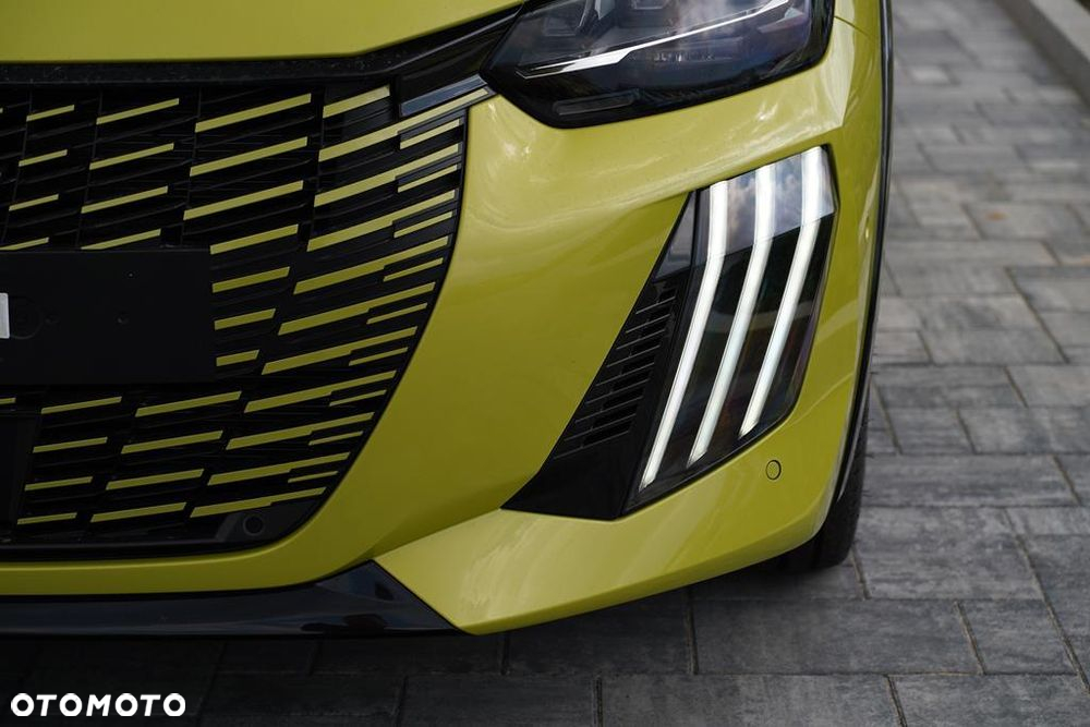 Peugeot 208 1.2 mHEV GT - 27