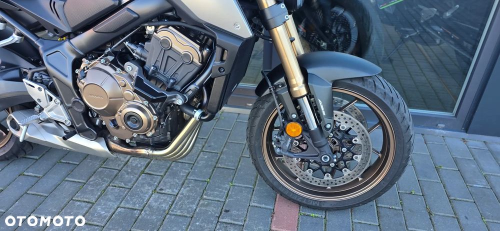 Honda CB - 23