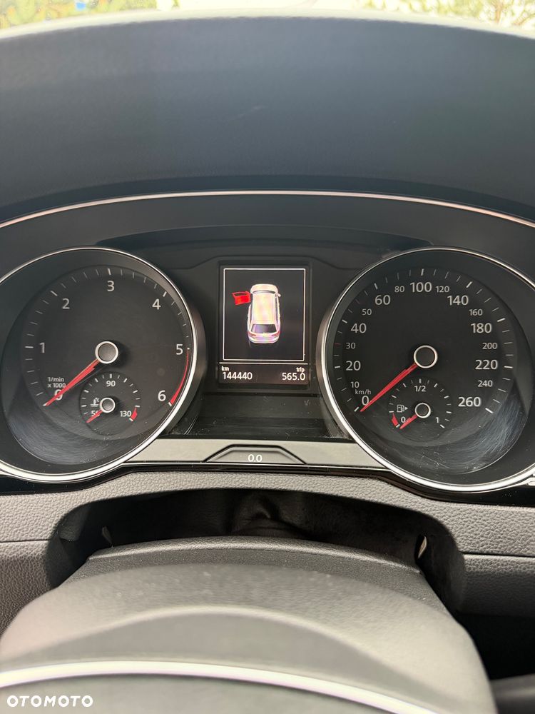 Volkswagen Passat 2.0 TDI SCR DSG - 8