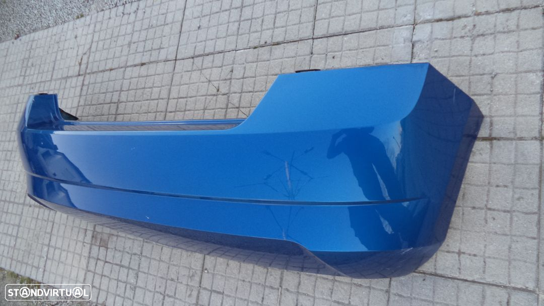 Para-choques tras Skoda Fabia (CARRO)  ano 2016 em bom estado (ORIGINAL) - 3