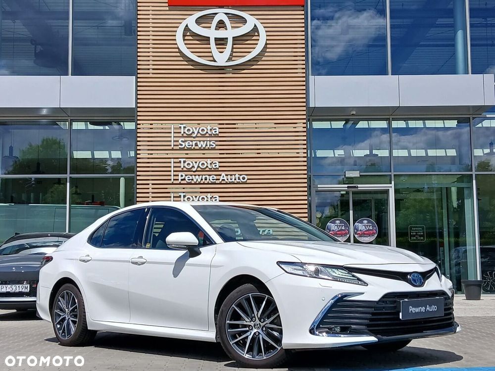 Toyota Camry - 1