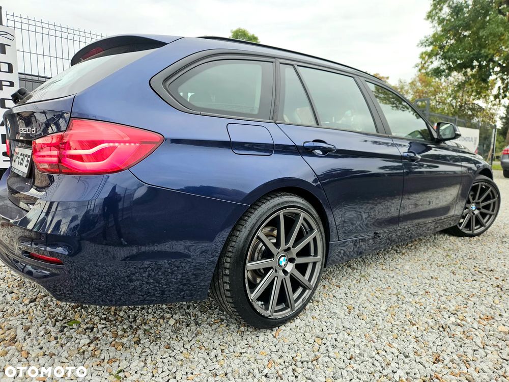 BMW Seria 3 320d Sport Line - 10