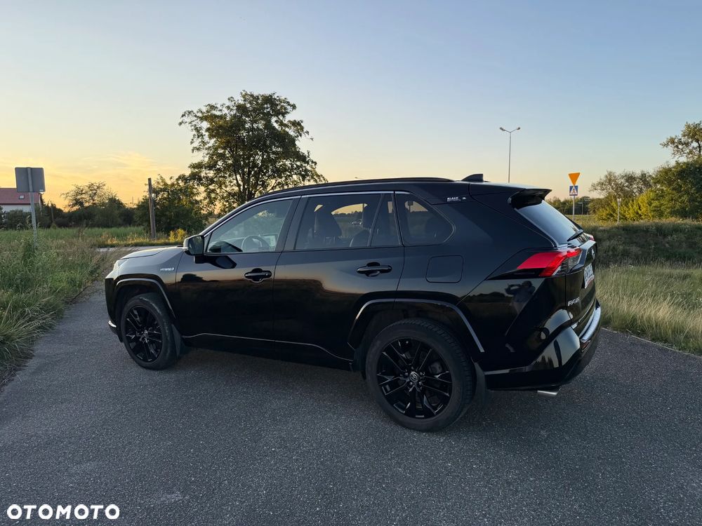 Toyota RAV4 2.5 Hybrid Black Edition by JBL 4x4 - 2
