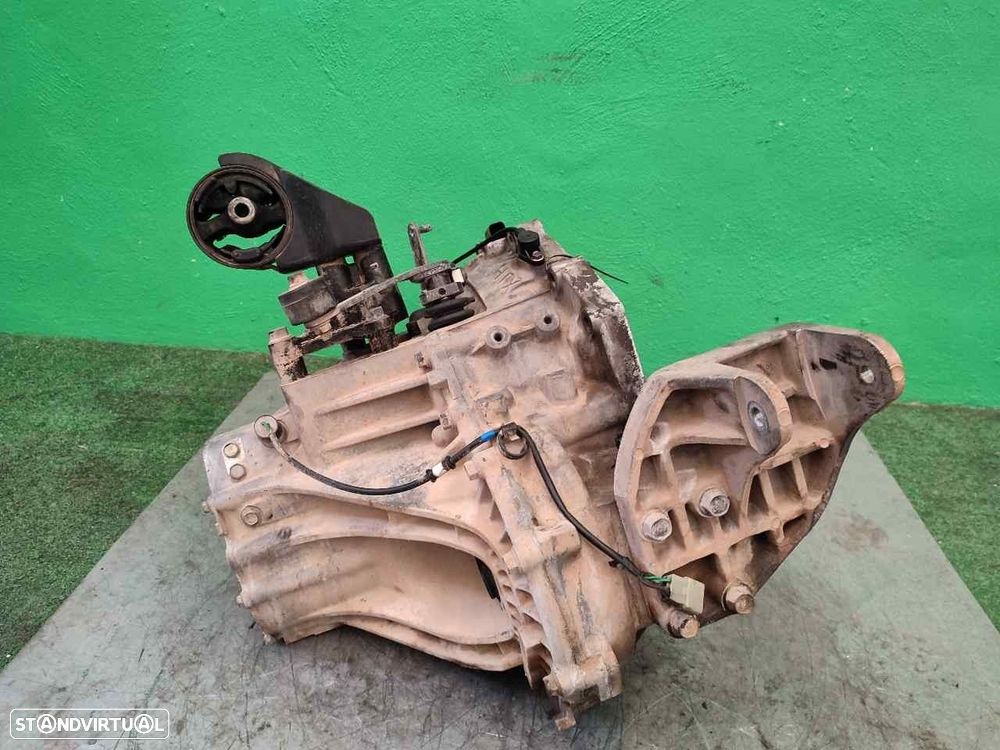 CAIXA VELOCIDADES KIA CARNIVAL I 2001 - 4