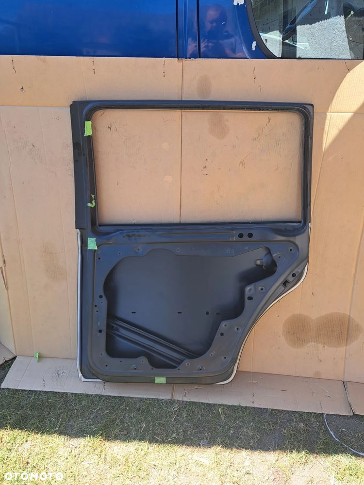 Drzwi prawe tył tylne Volkswagen Touran I 1T 2003 2004-2014 Drzwi prawy tył tylne Volkswagen Touran I 1T 2003-2014 2004 2005 2006 2007 2008 2009 2010 2011 2012 2013 - 6