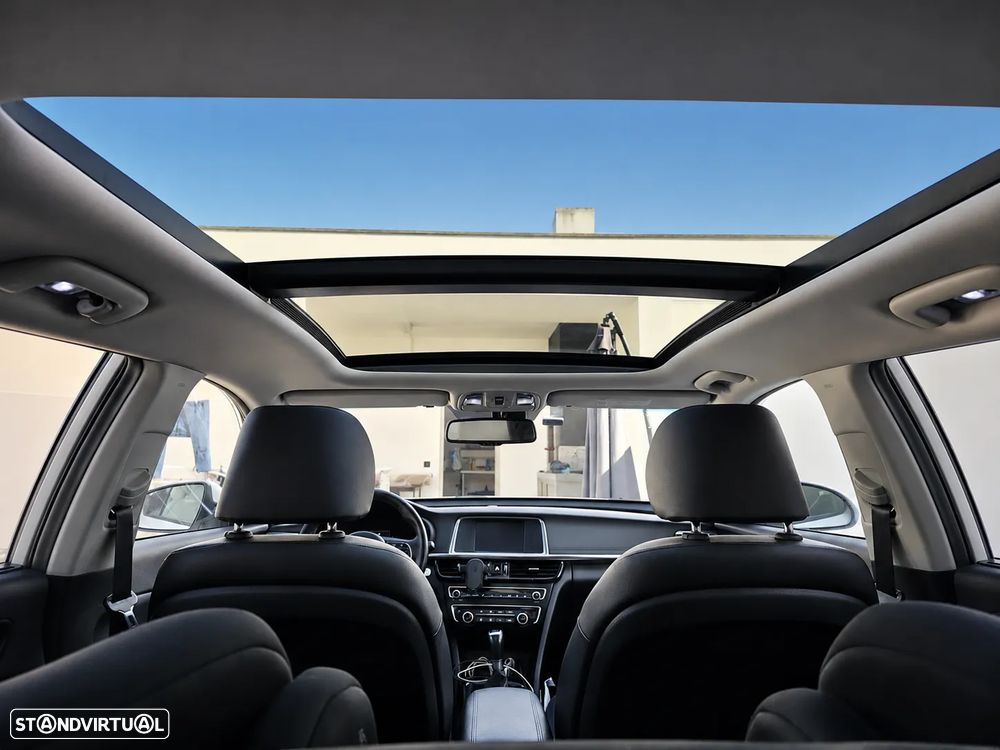 Kia Optima SW - 7