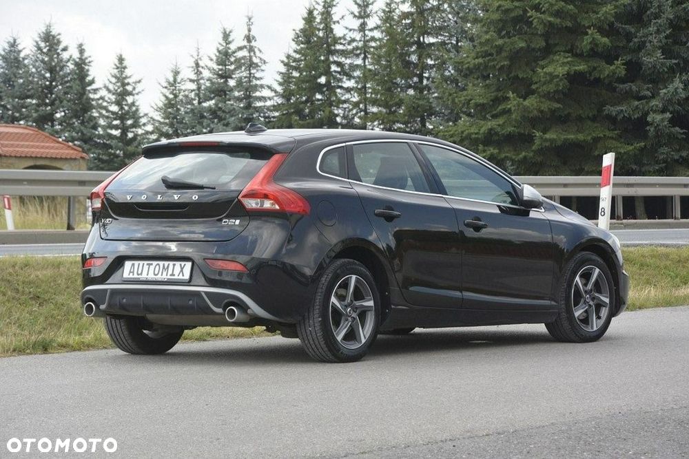 Volvo V40 D2 Drive-E R-Design Momentum - 10