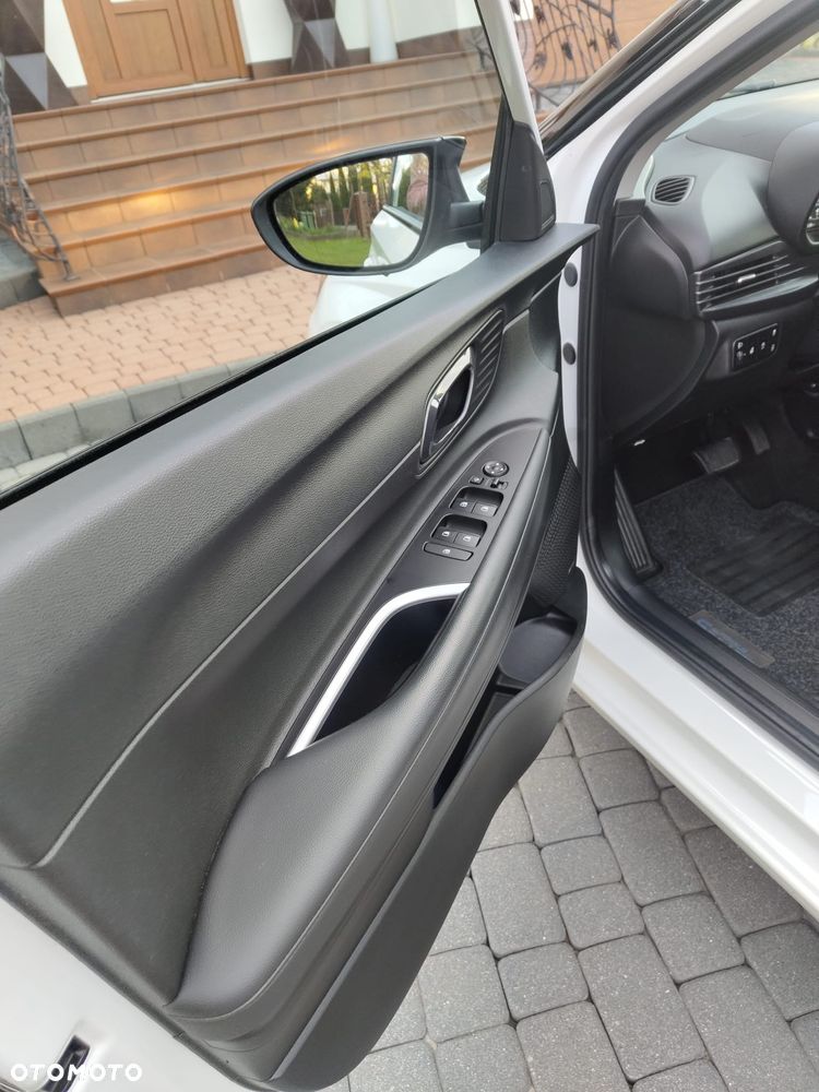 Hyundai i20 1.0 T-GDI 48V-Hybrid DCT Trend - 29
