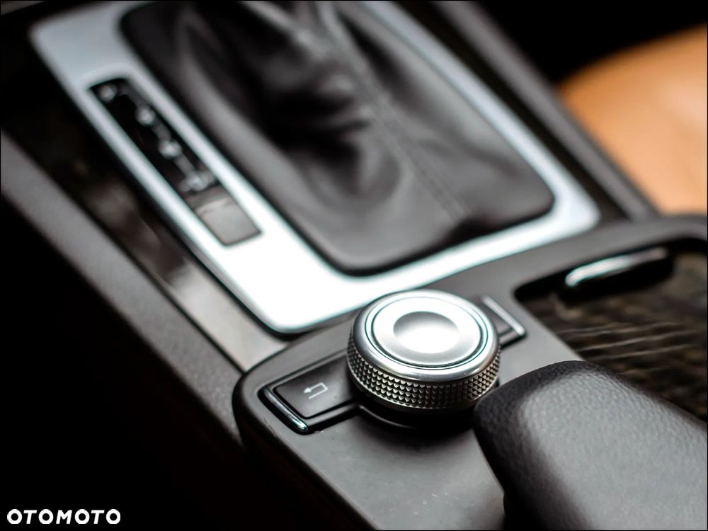 Mercedes-Benz Klasa E 250 BlueEFFICIENCY 7G-TRONIC Avantgarde - 30