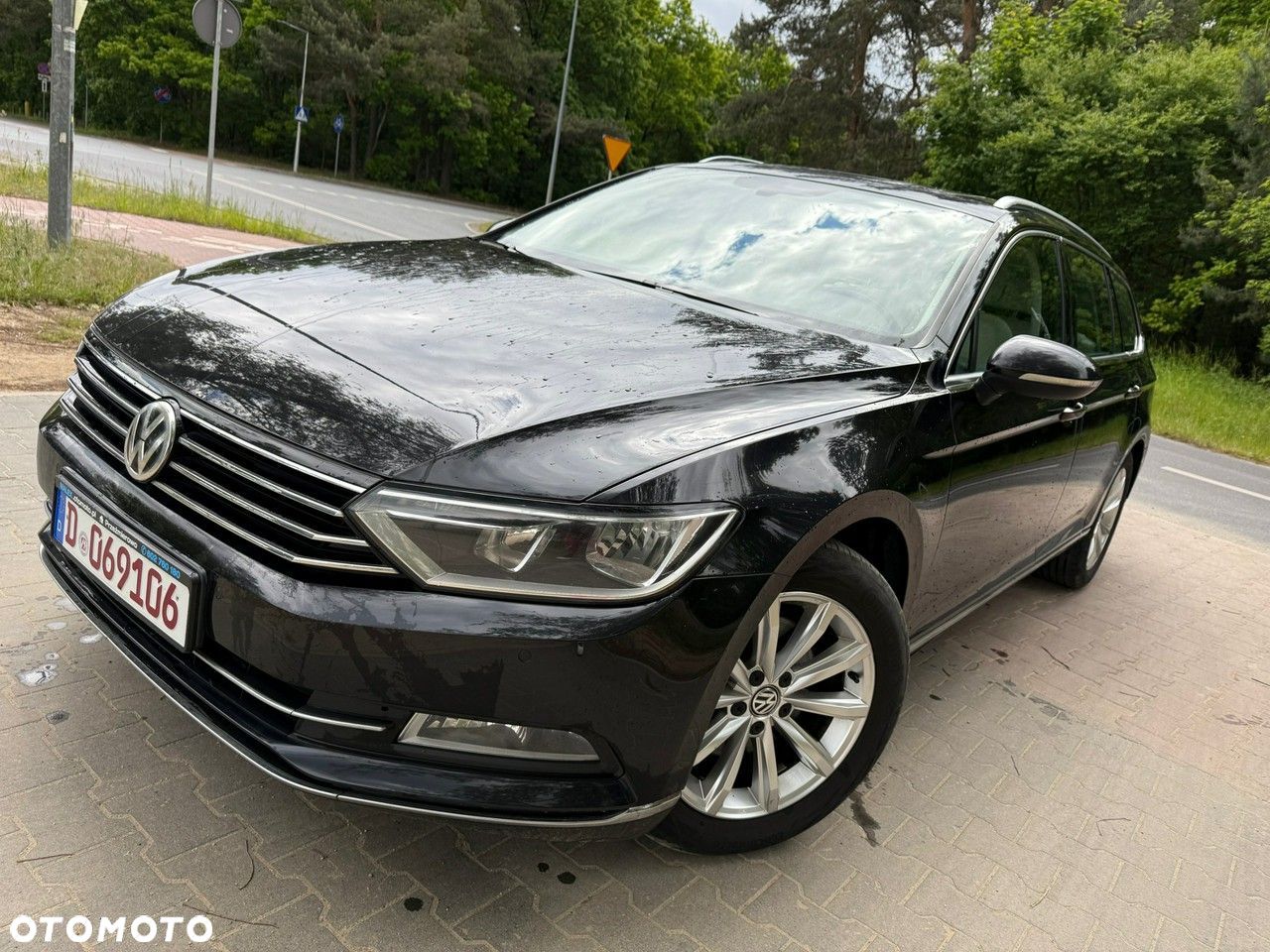 Volkswagen Passat - 1