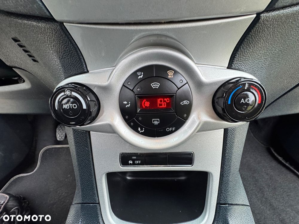 Ford Fiesta - 22
