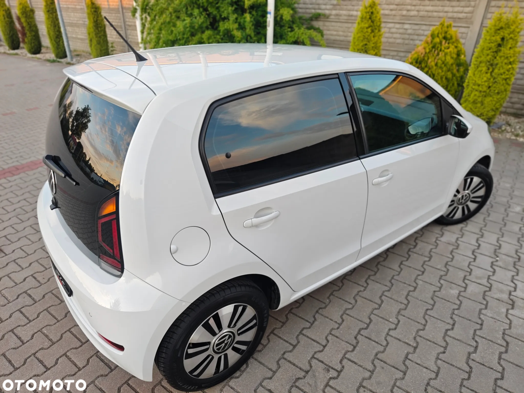 Volkswagen up! 1.0 White Style - 34