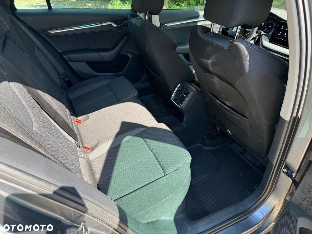 Skoda Octavia 2.0 TDI Style DSG - 11