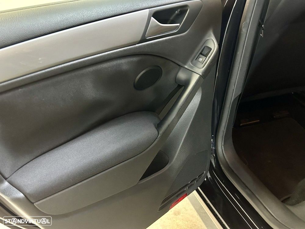 VW Golf 1.6 TDi Confortline - 33