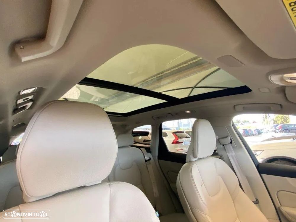 Volvo XC 60 2.0 T6 PHEV Plus Bright AWD - 23