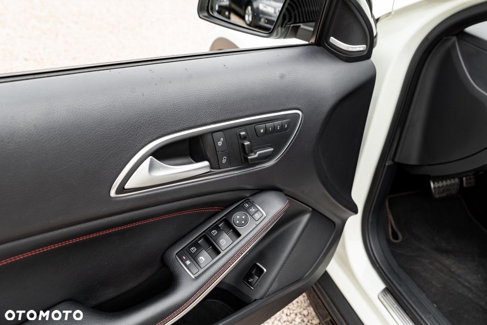 Mercedes-Benz GLA 250 4-Matic - 18