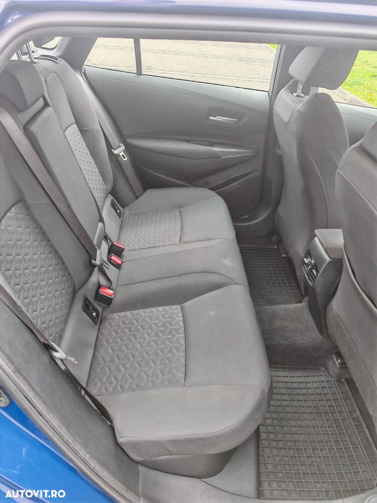 Toyota Corolla 1.8 HSD Business - 11