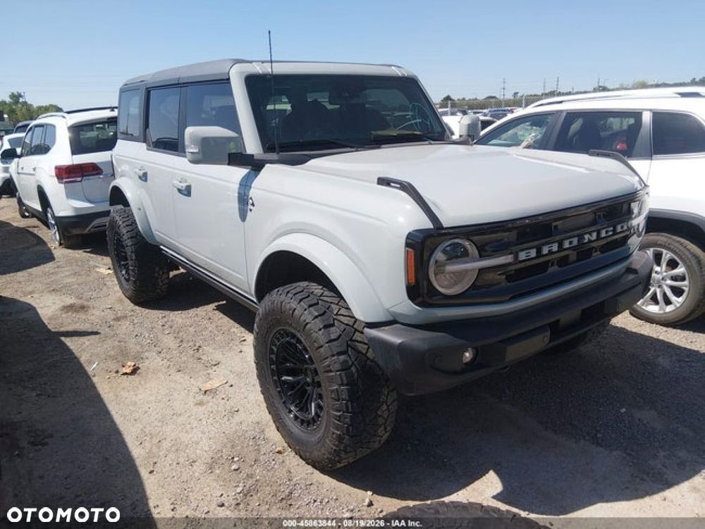Ford Bronco - 7
