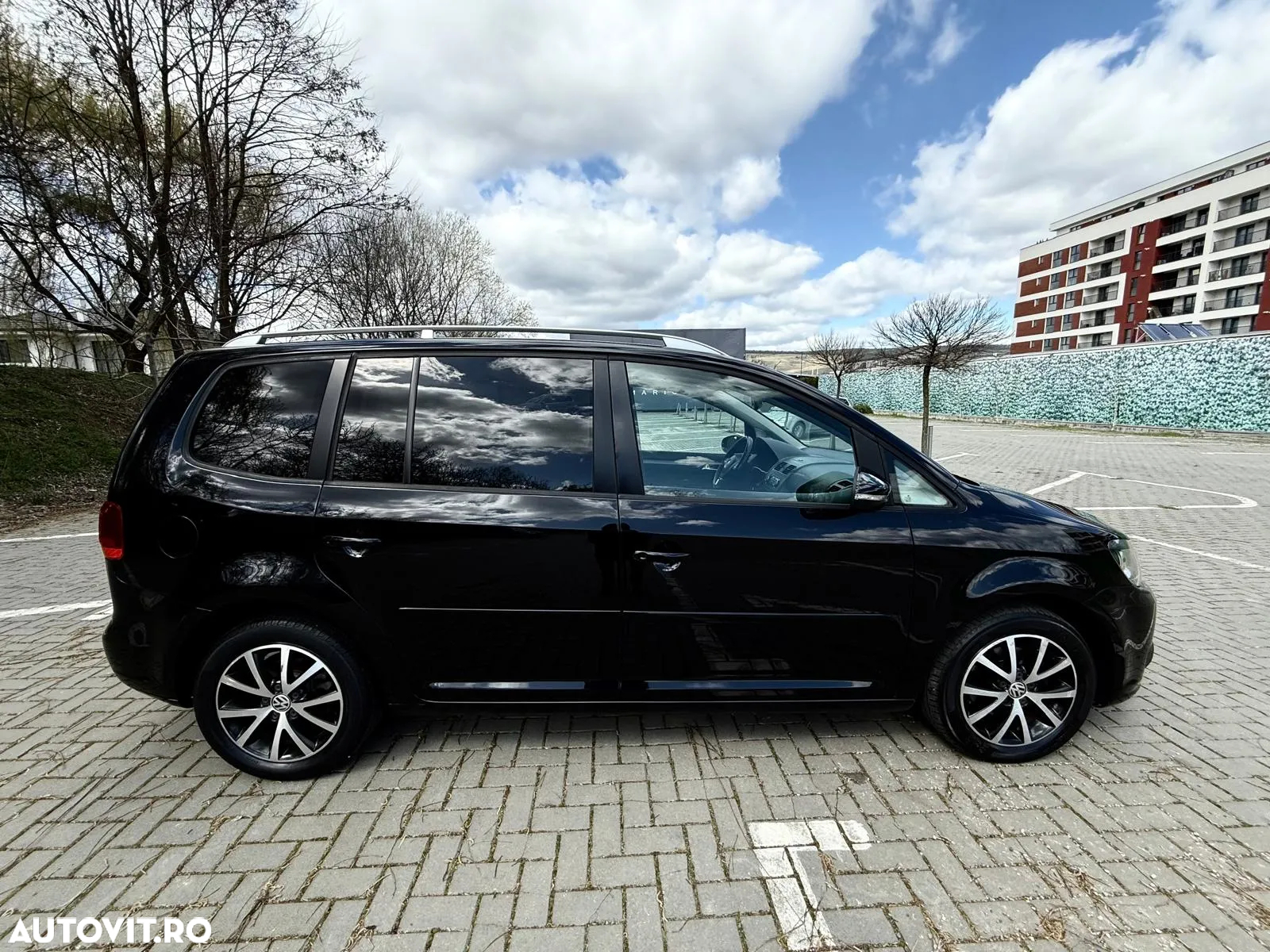 Volkswagen Touran 1.6 TDI BlueMotion Technology Comfortline - 10